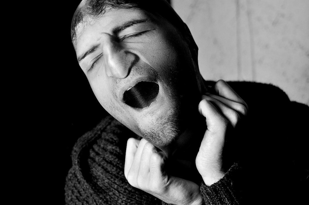 embarrassed_face_shout